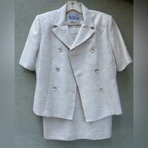 Vintage Oleg Cassini Blazer Skirt Suit Excellent Condition Size 8 Shoulder Pads